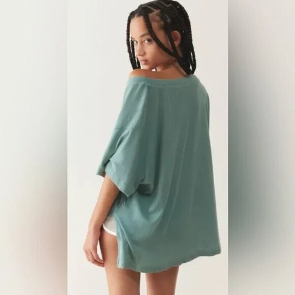 NWT UO Out From Under Jamie Slouchy Turquoise V-Neck Tee - Picture 5 of 6